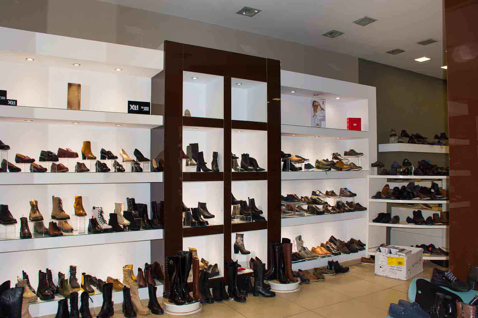 Υποδήματα & Αξεσουάρ