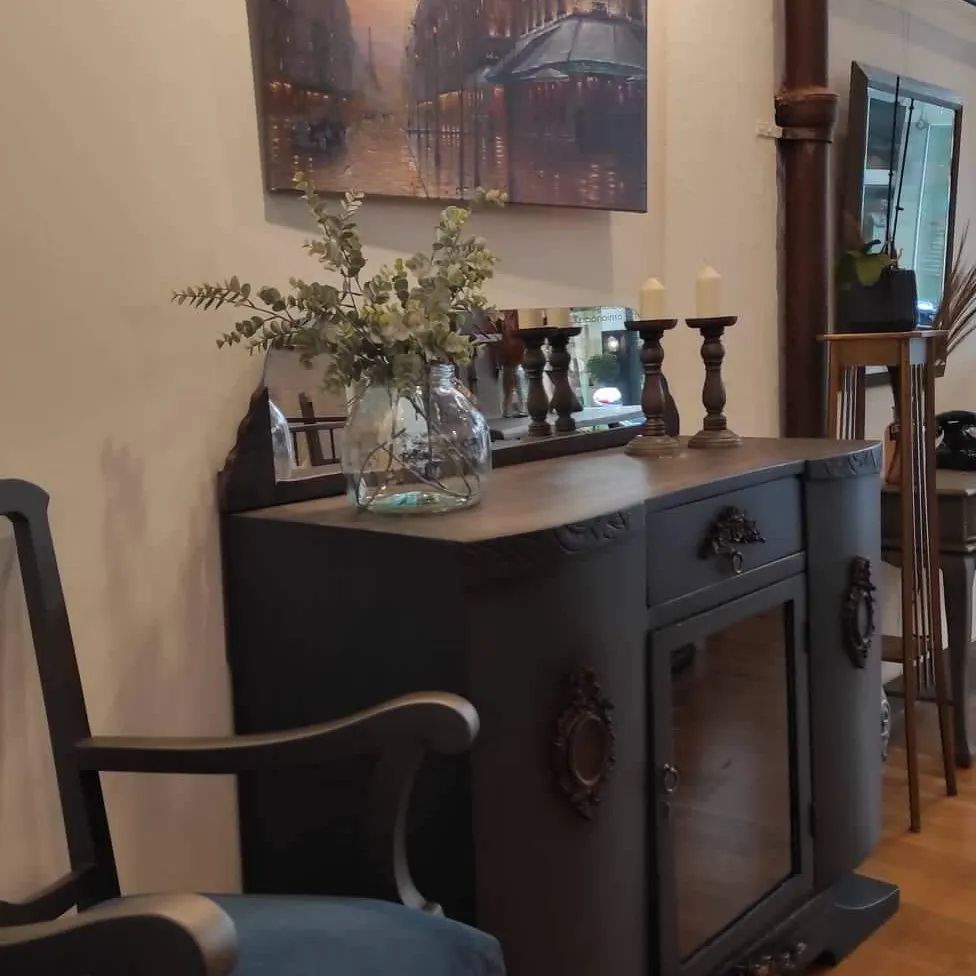 Κορνίζες - Έπιπλα